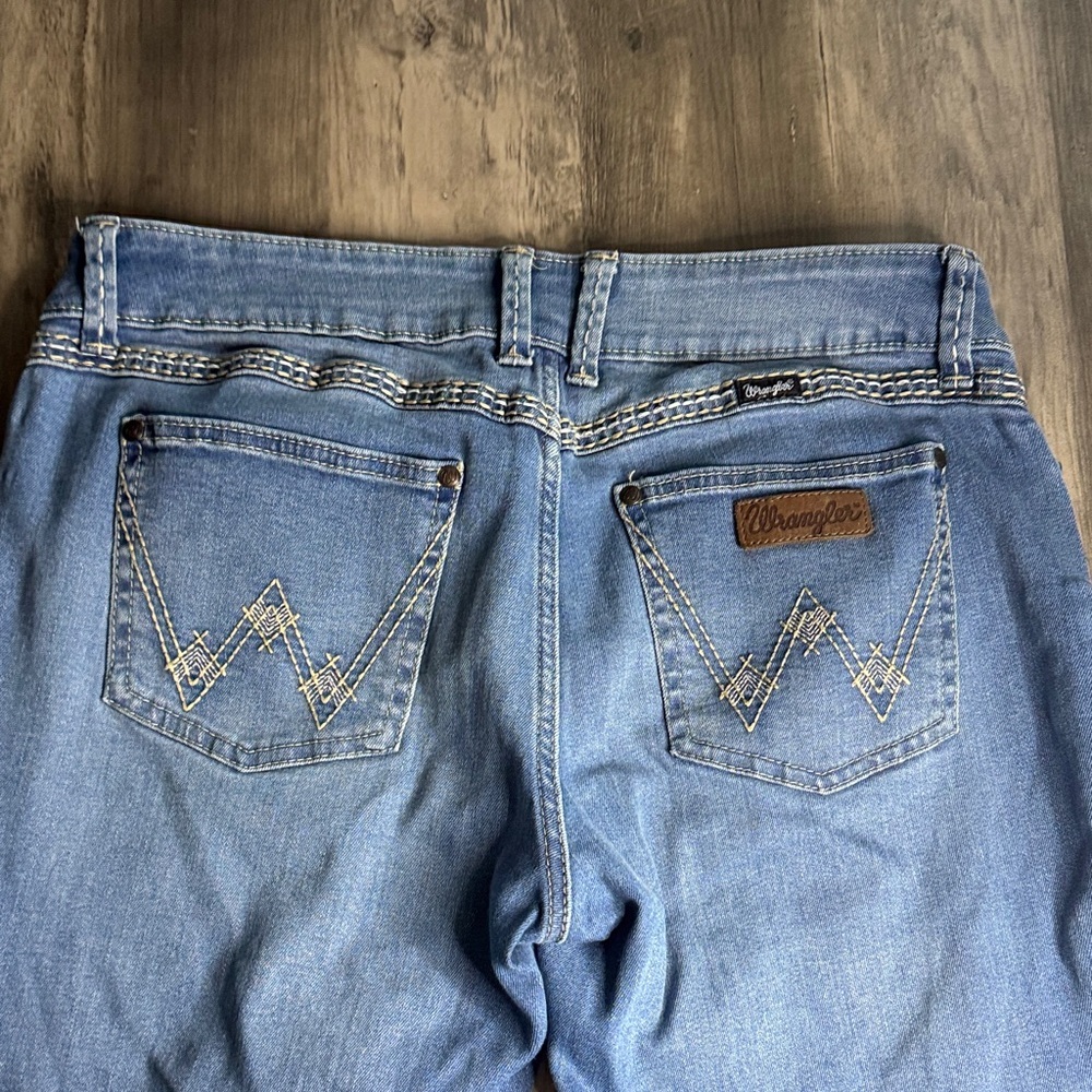 Wrangler Women's Denim Blue Boot Cut Jeans - Picture 7 of 8